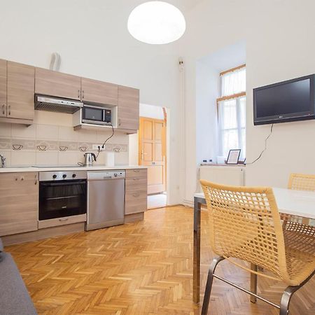 Two Bedroom Apartment At Basilica Budapest Luaran gambar