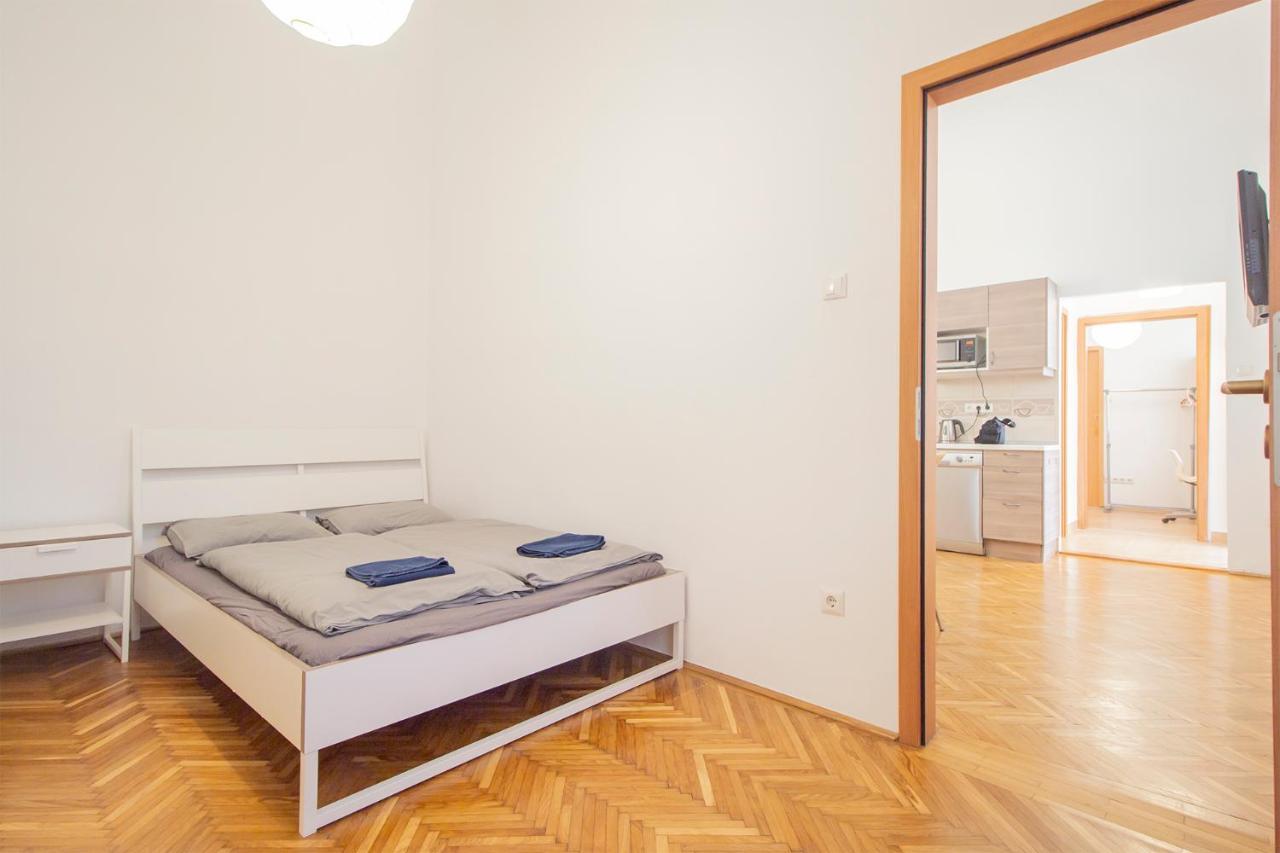 Two Bedroom Apartment At Basilica Budapest Luaran gambar