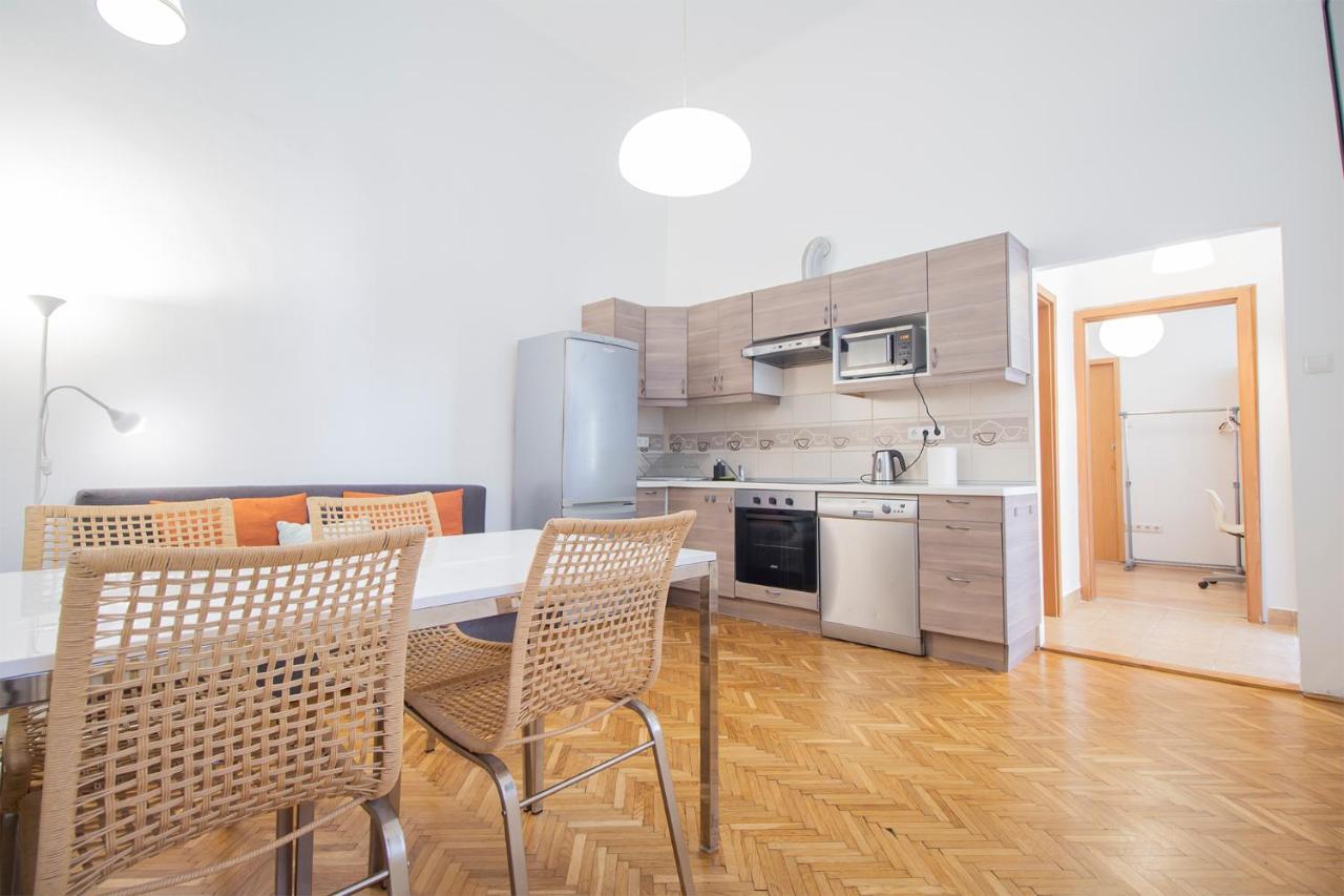 Two Bedroom Apartment At Basilica Budapest Luaran gambar